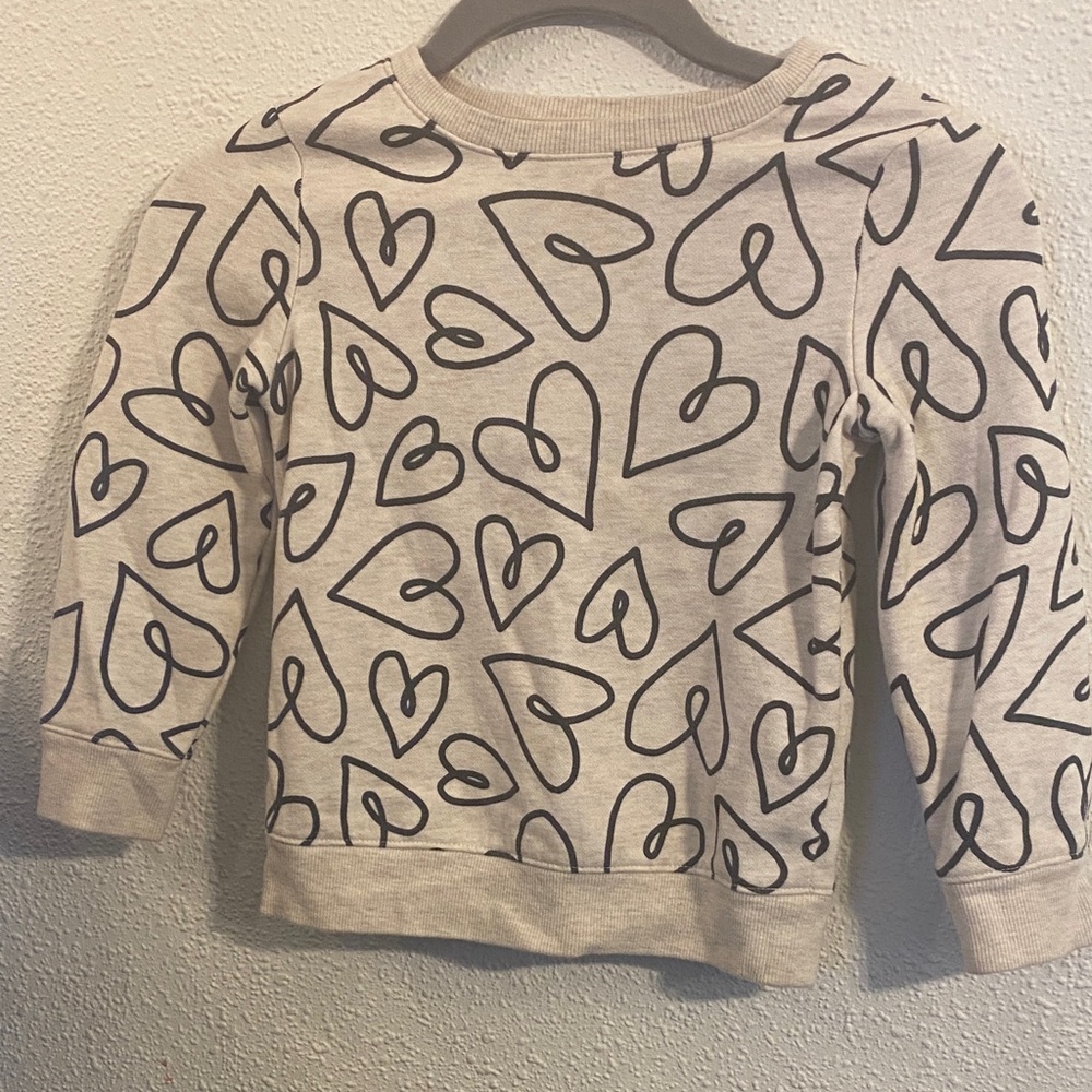 4T Cat & Jack Heart Pattern Kids Crewneck - Light Gray and Black